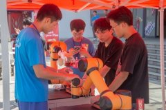 图“学校本年刚升为本科